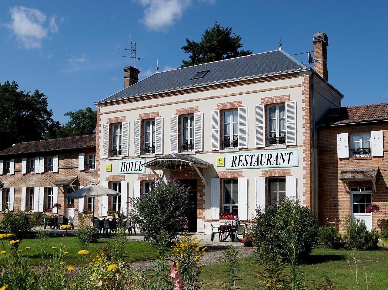 Hotel Restaurant La Sauldraie Salbris Exterior foto