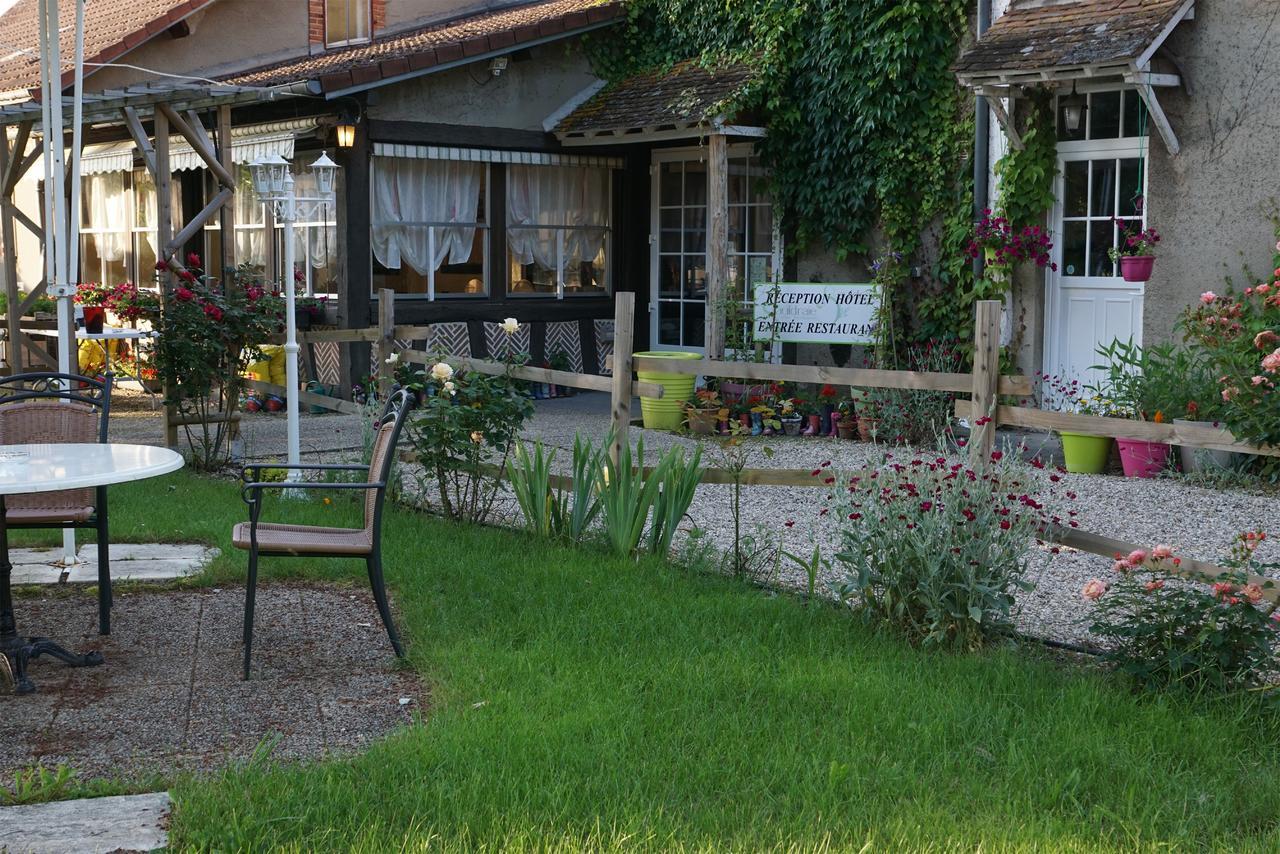 Hotel Restaurant La Sauldraie Salbris Exterior foto